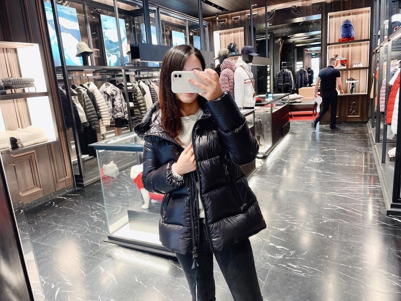 ダウンジャケット・コート MONCLER | classic A shape light weight hooded down jacket