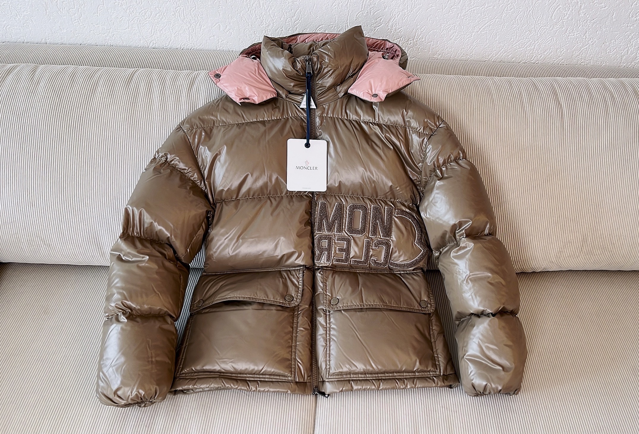 ダウンジャケット・コート MONCLER | Brown Short Down Jacket Terry-stitch logo