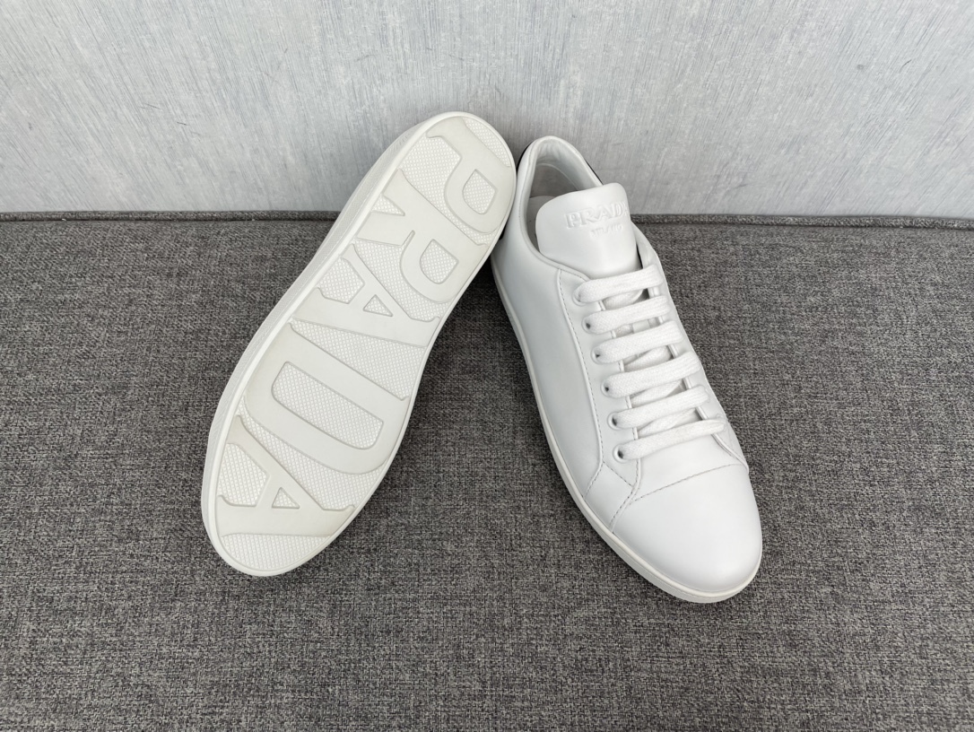 ★送料込★PRADA スニーカー サイズ 25.5JP