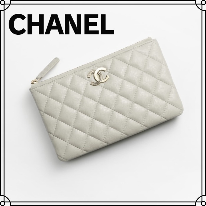 入荷希少♪限定CCロゴ【CHANEL】ポーチ ポーチ