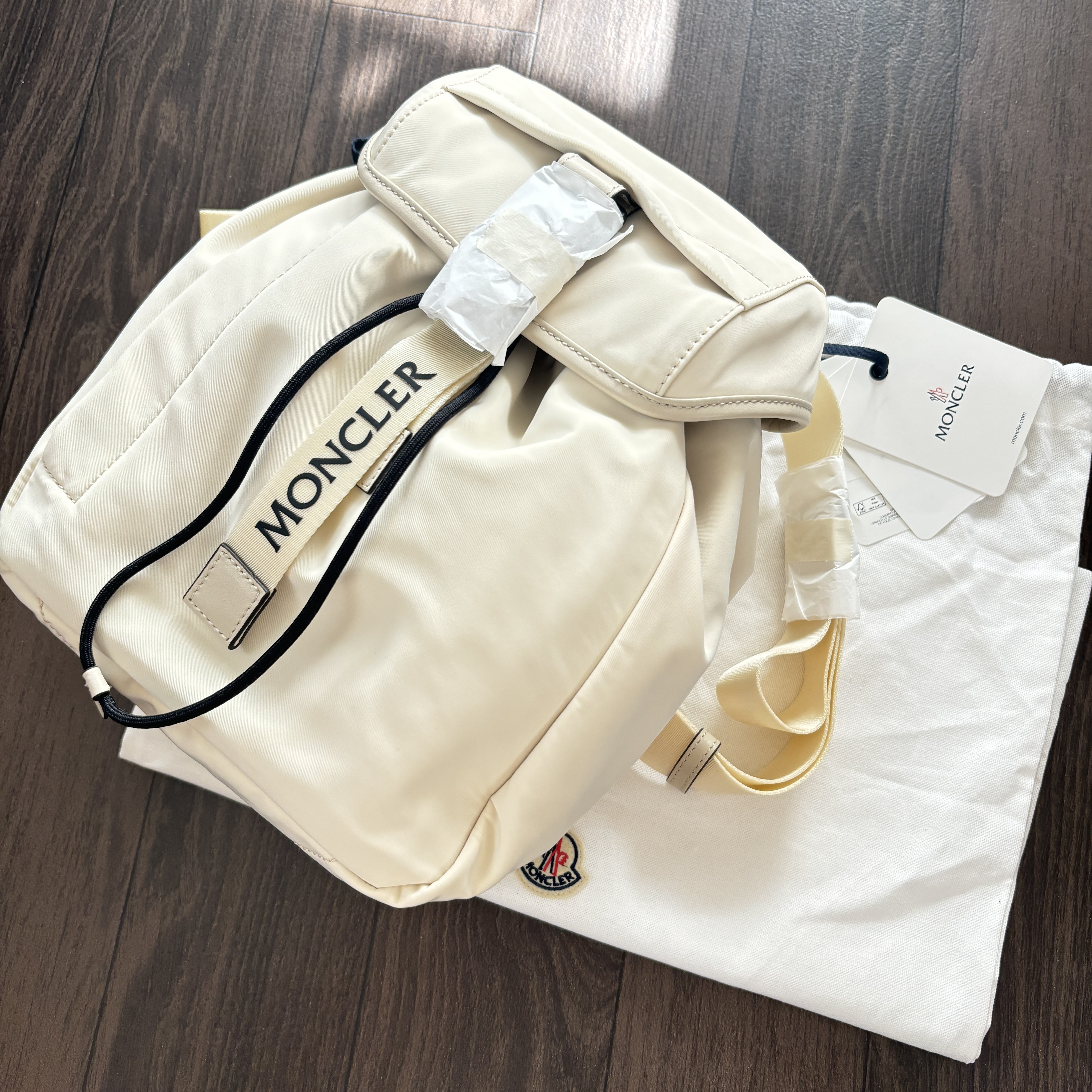 VIP価格★Moncler★トリックバックル ストラップ バックパック