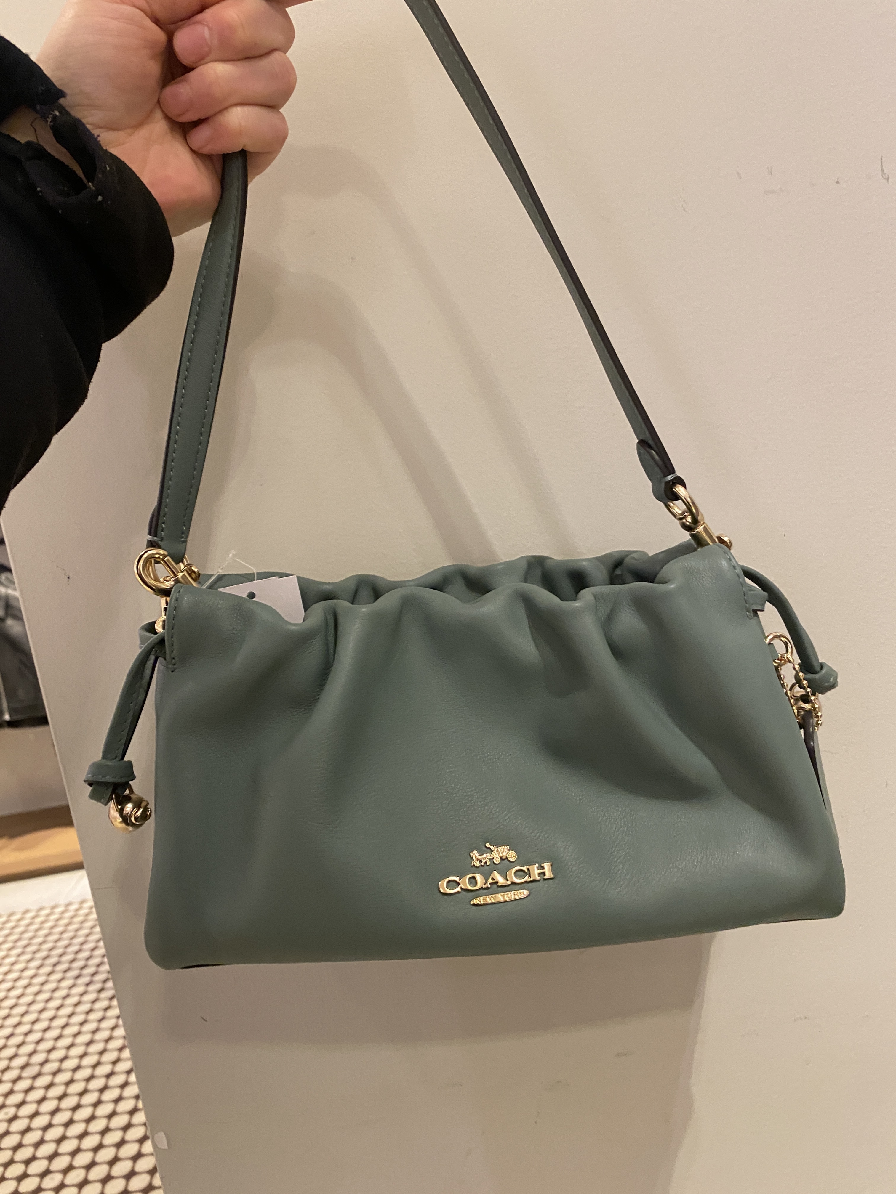 COACH】上質スムースレザー＊ファイエ ショルダーバッグ CV529