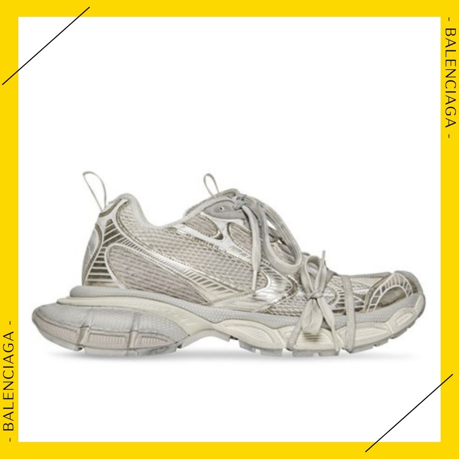 茶キャップ財布バッグデニムにBALENCIAGAバレンシアガスニーカー