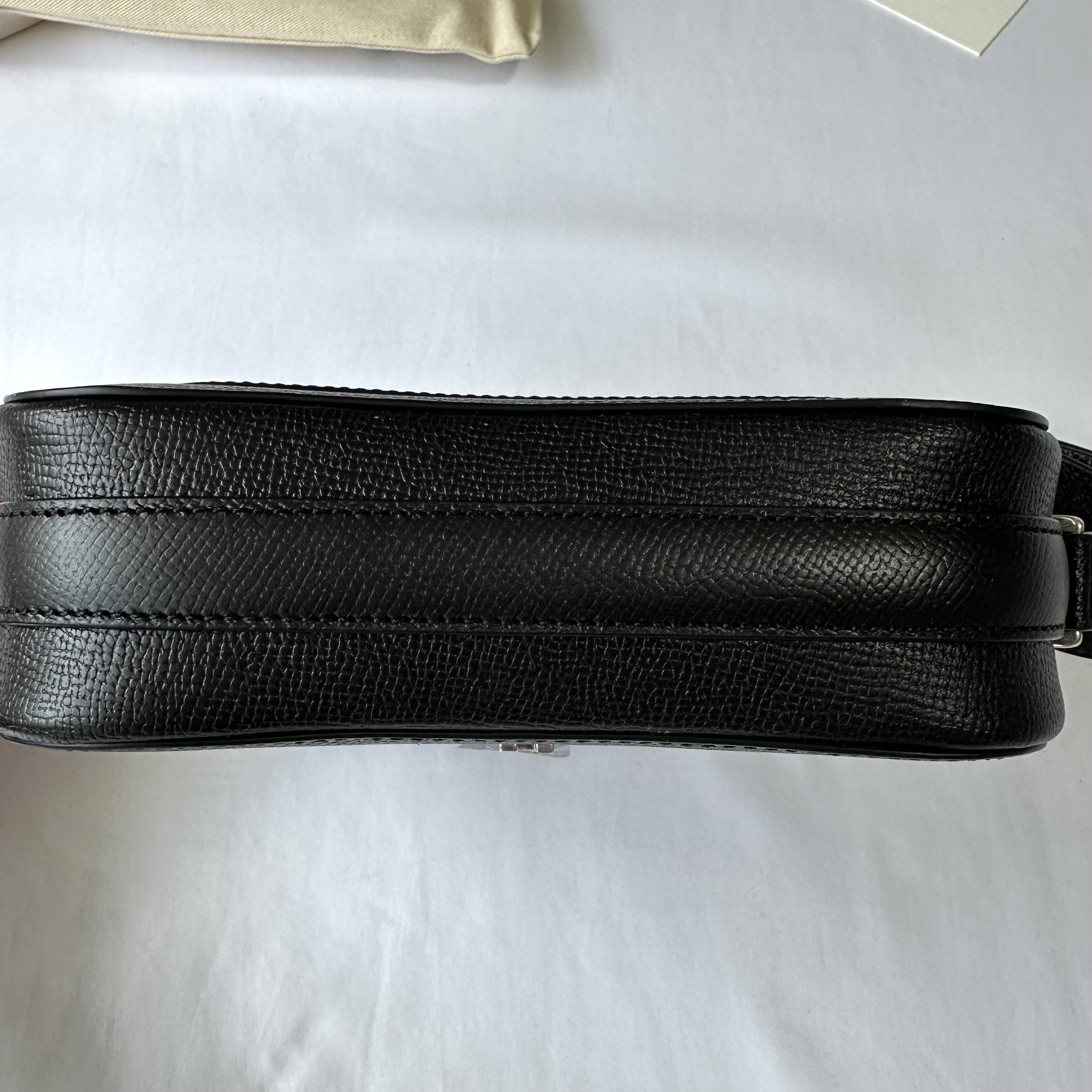 アミパリス☆VIP価格 Paris Paris レザー カメラバッグ 関税込 Ami Paris アミパリス PARIS PARIS レザー カメラバッグ