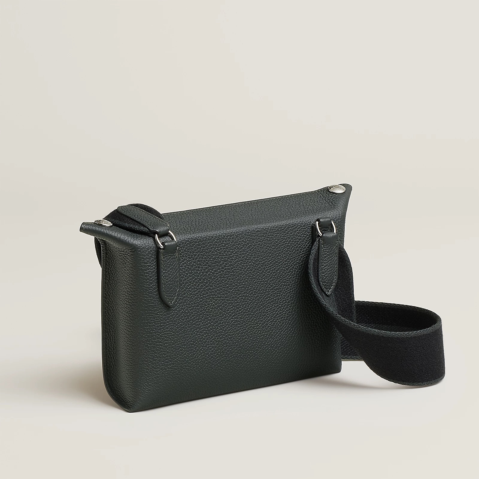 大人気☆【HERMES】Videpoches bag ショルダーバッグH084024CKAA 使いやすい/大人上品♪】HERMES Videpoches バッグ (HERMES