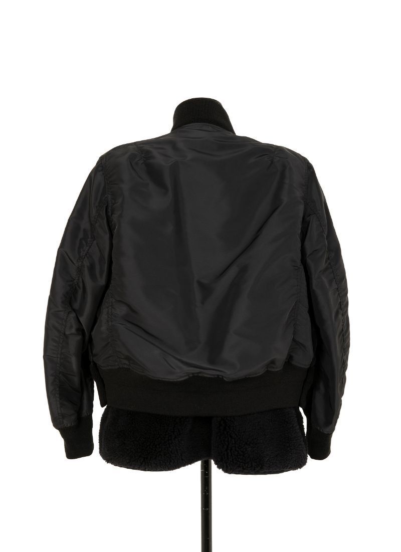 《モダンなスタイルを演出》【sacai】ナイロンツイルブルゾン