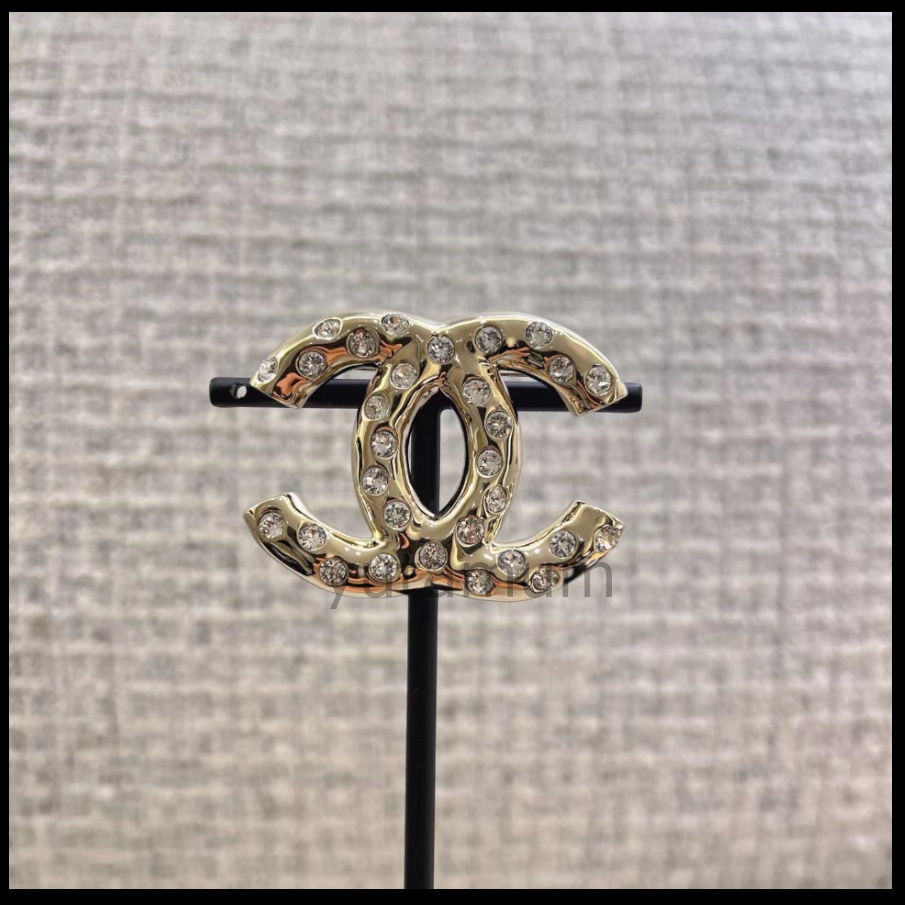 【すぐ届く！/コーデのアクセントに♪】シャネル ブローチ