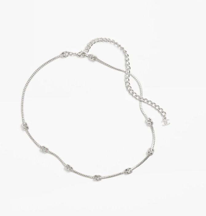 CHANEL《小ぶりロゴでオシャレ感アップ》ネックレス ショート