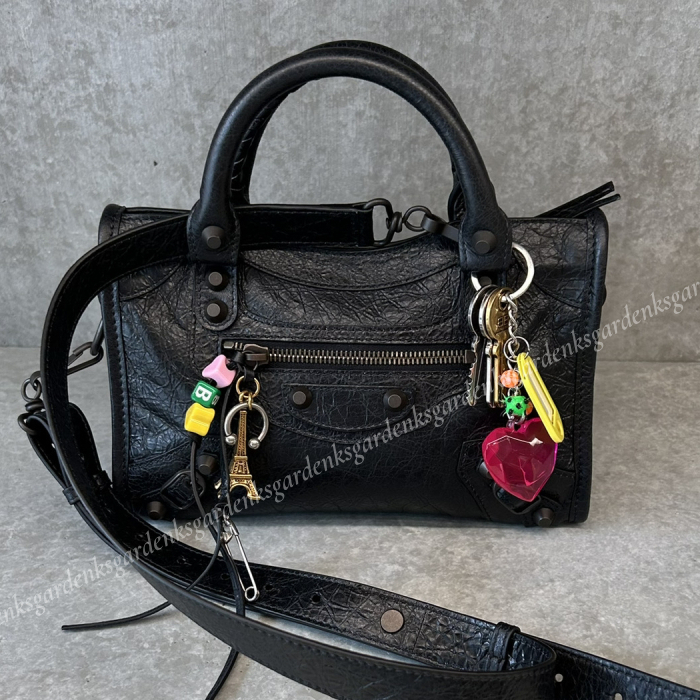 すぐ届く！BALENCIAGA Le City ミニ バッグ チャーム付き