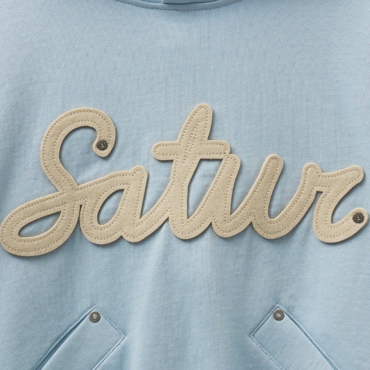 スウェット・トレーナー SATUR Satur Applique Rivet Hoodie 4FK1606 SATUR Satur Applique Rivet Hoodie 4FK1606 (SATUR/スウェット