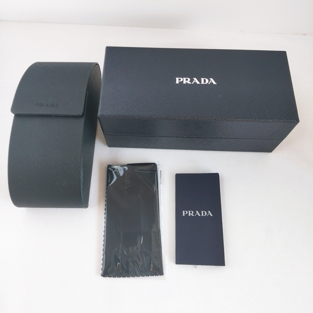 送料関税込◆PRADA プラダロゴ サングラス PR02ZS アイウェア Prada Eyewear PR 02ZS Square Sunglasses | EyeOns.com