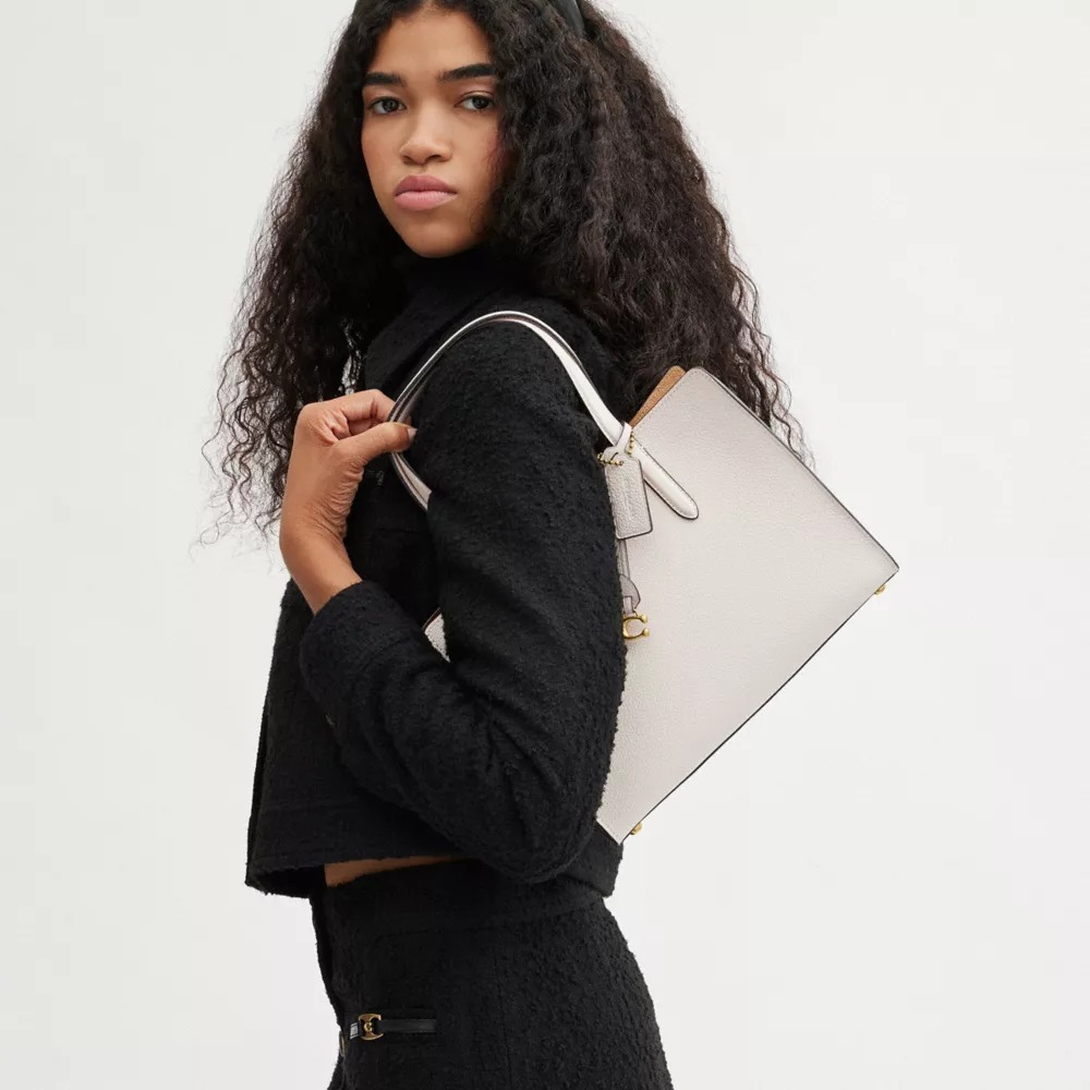 ★COACH★特価で販売中！★Carter Carryall Bag 28★バッグ COACH® Outlet | Carter Carryall Bag 28