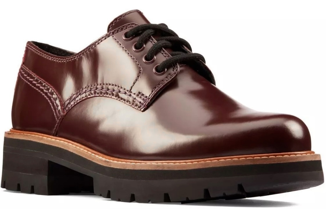 Clarks チャンキー バーガンディ レース ラグソール スニーカー