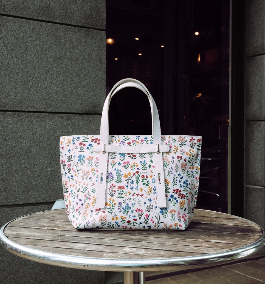 限定『FURLA』黒田エイミさんモデル Furla Giove トートバッグ M