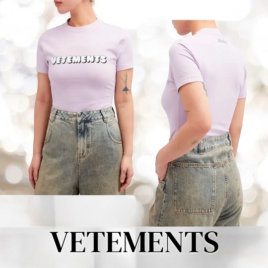 VETEMENTS★バブルガム ロゴ フィットTシャツ