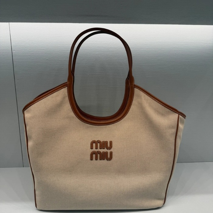 ★MiuMiu★IVYキャンバスバッグ