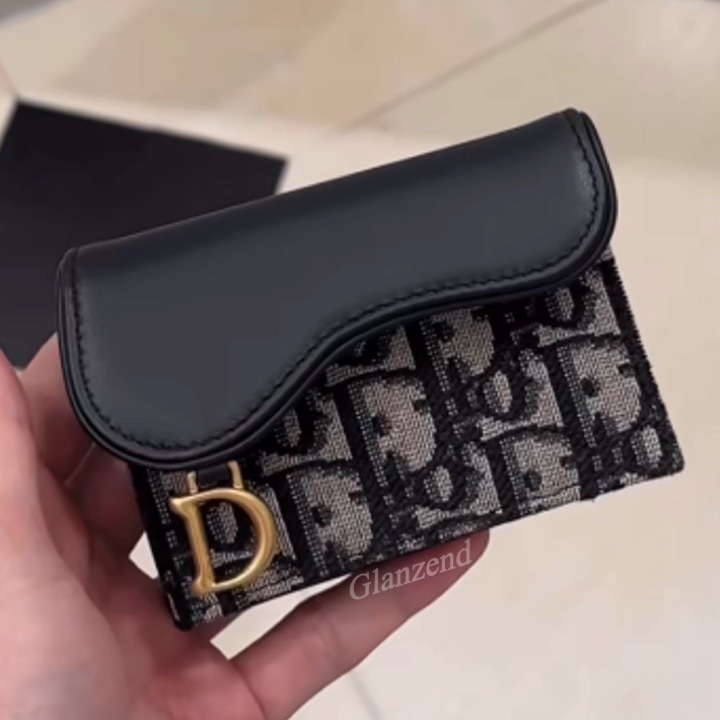 コンパクトで便利♪【Dior】Saddle Bloom カードホルダー