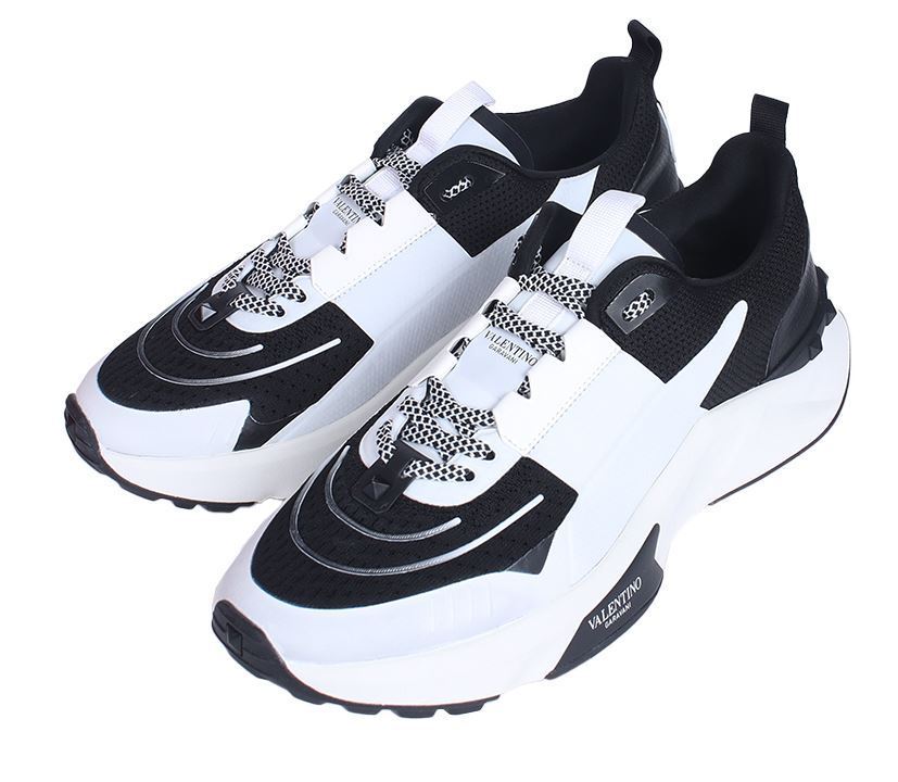 【VALENTINO】TRUE ACT SNEAKERS