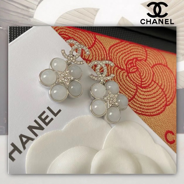 可愛いお花がエレガント♡CHANEL ピアス org.jpg