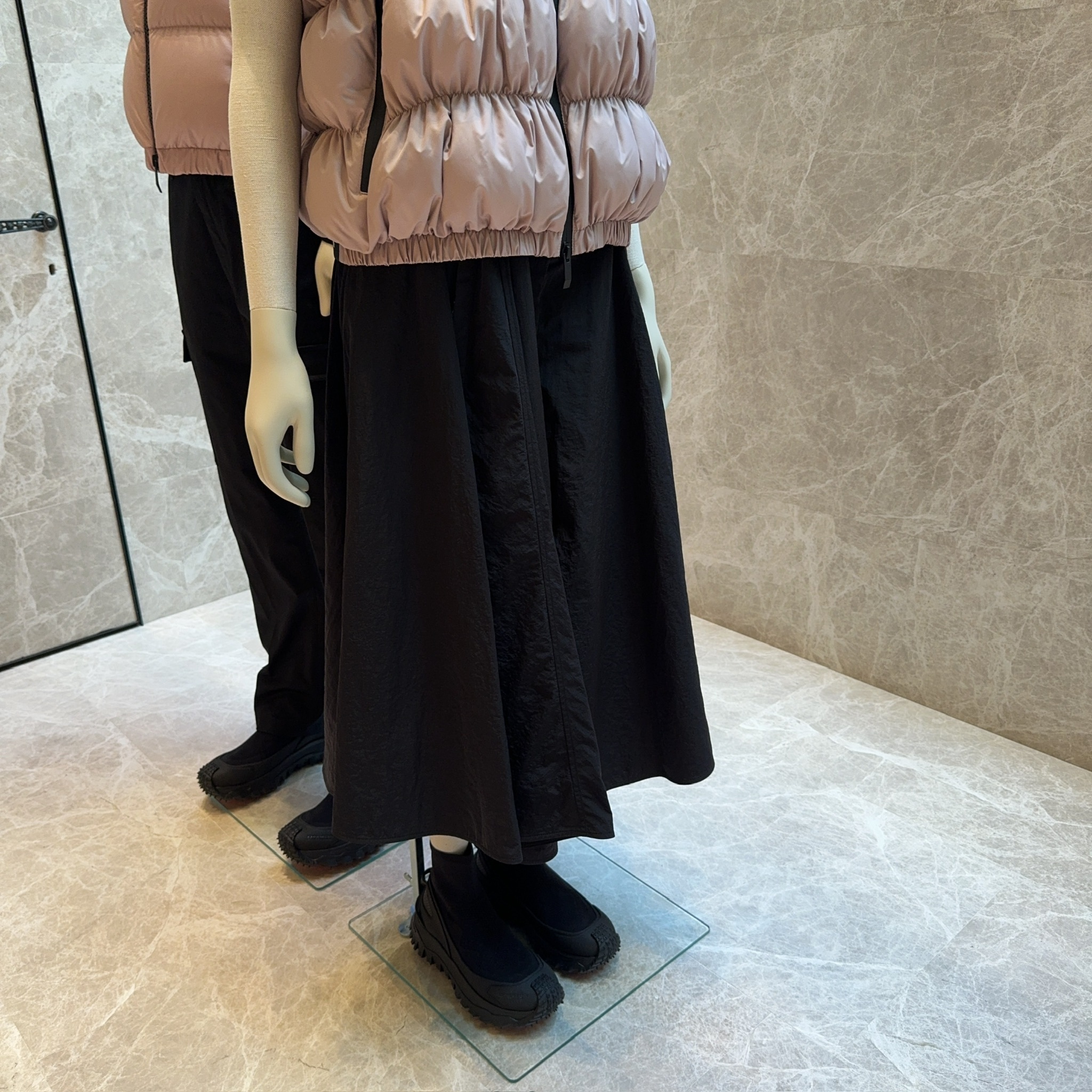 関税込 LIMITED AVAILABILITY NYLON MIDI SKIRT