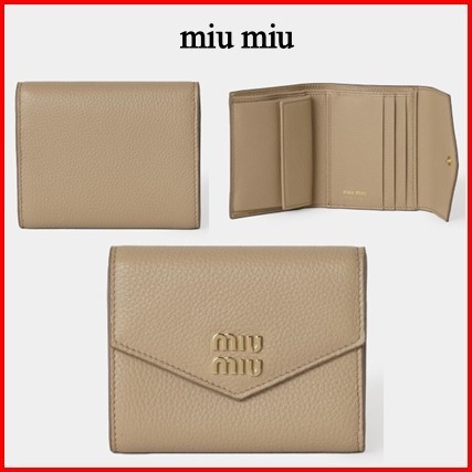【関税込み】 ☆MiuMiu☆ レザー 二つ折り 折りたたみ財布