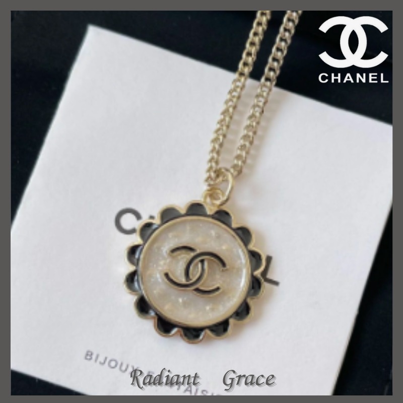 《華やかにを☆フラワーペタル風》CHANEL ネックレス