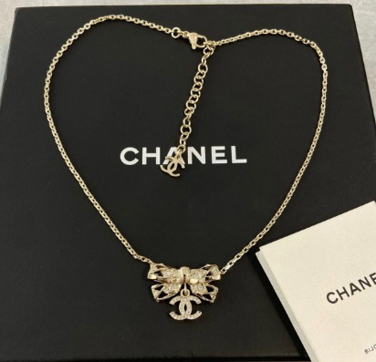 《煌めく☆リボンモチーフデザインが素敵》CHANEL ネックレス