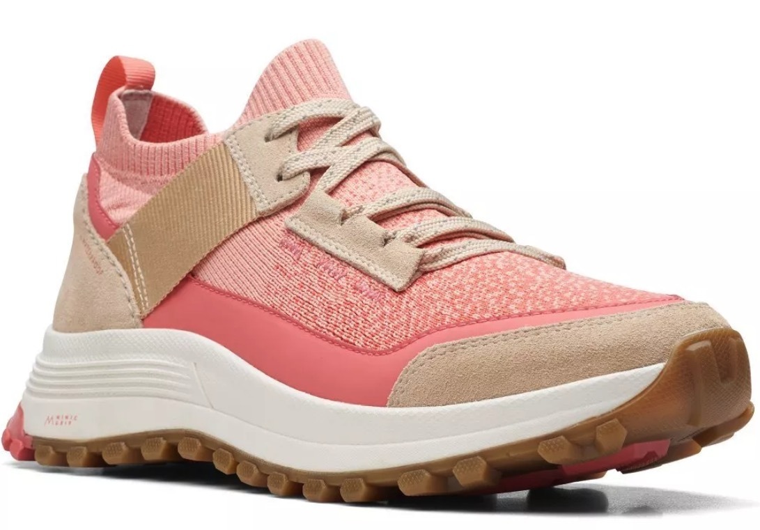 Clarks 防水 軽量 ピーチ ピンク ATL トレック スニーカー