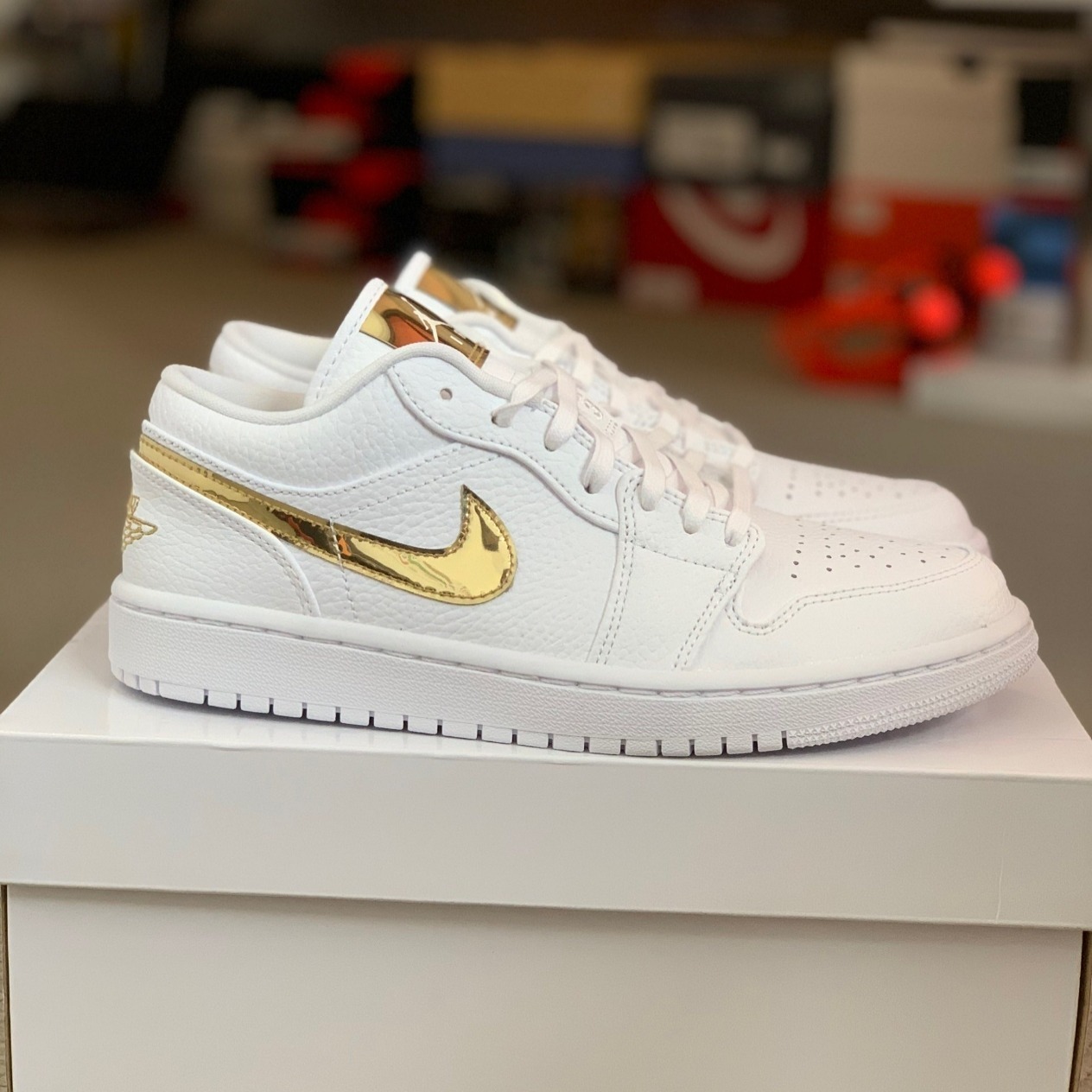 ★ナイキ★ Air Jordan 1 Low ホワイト メタリックゴールド