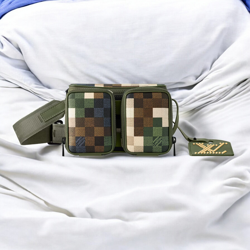 Louis Vuitton LV トレイル ウェアラブル ウォレット