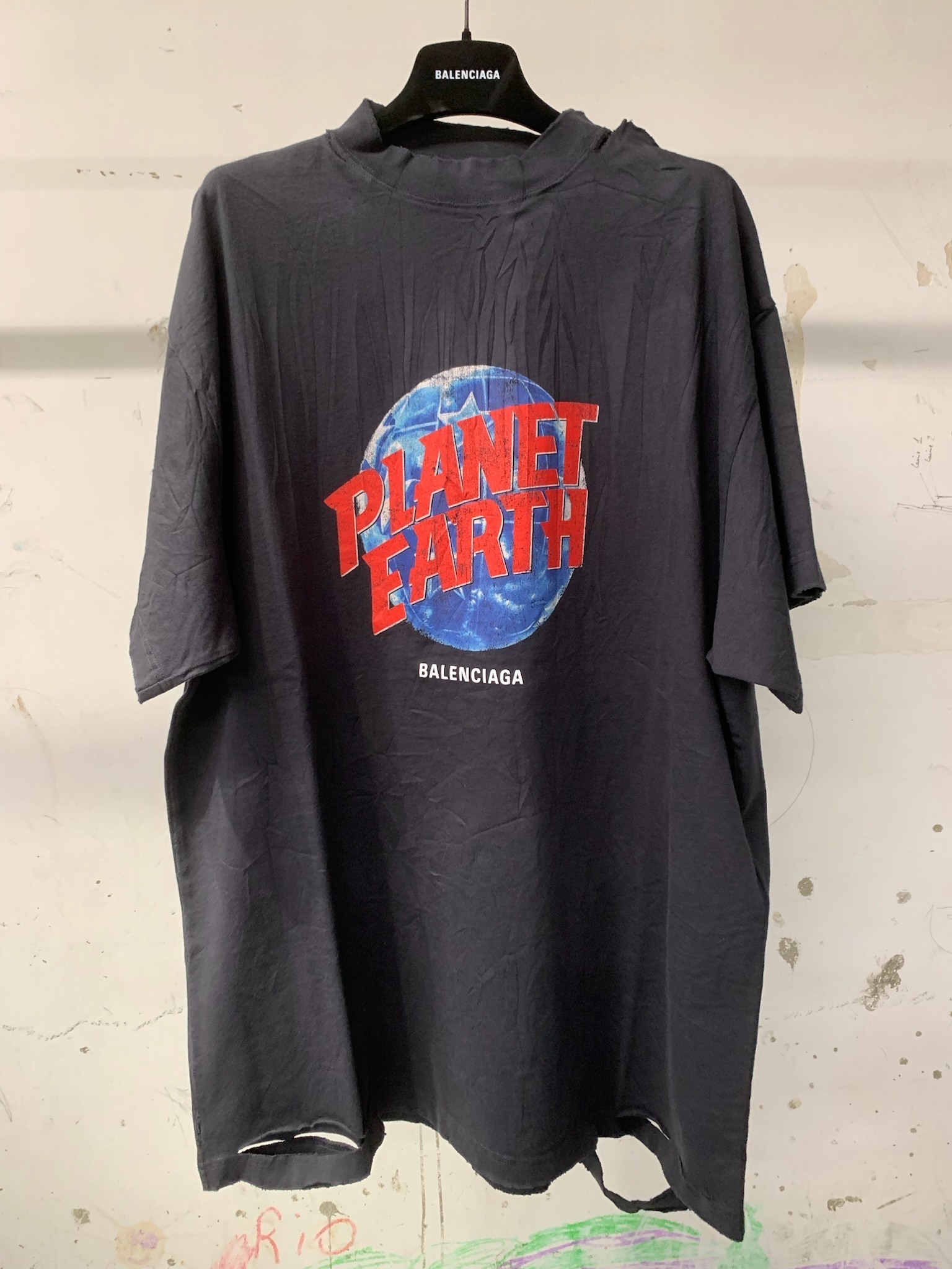 【BALENCIAGA】PLANET EARTH Tシャツ オーバーサイズ ロゴ