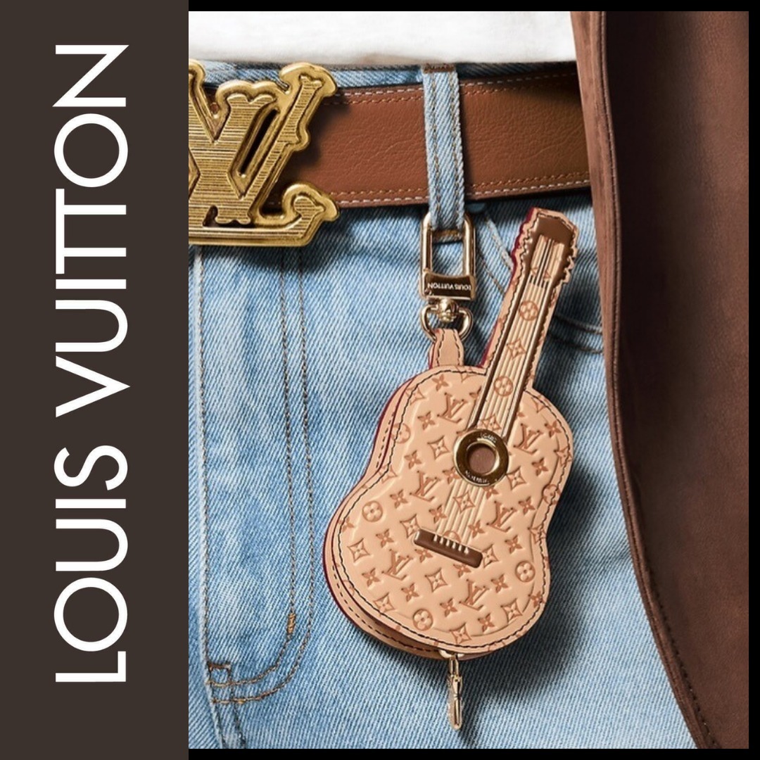 Louis Vuitton ギター型キーホルダー
