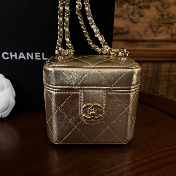 《限定品★》CHANEL ミニバニティ