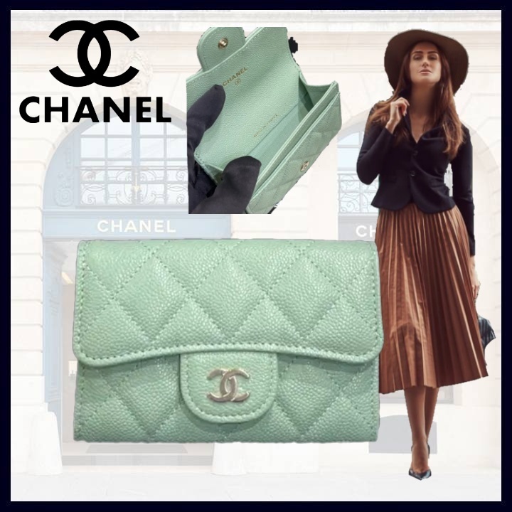 ミントカラーがGood♪【CHANEL】希少 クラシックキャビア財布
