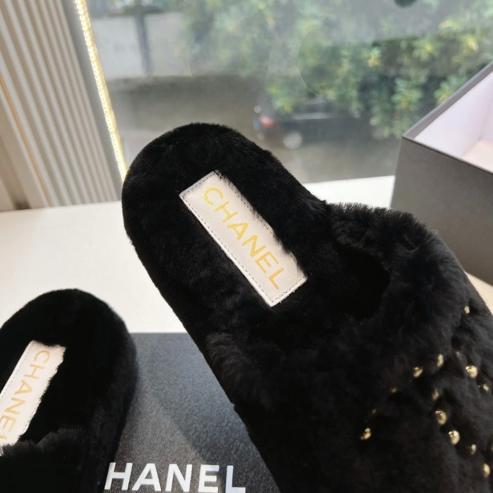 大人気♪ CHANEL スリッパ CCロゴ もこもこ 履き心地抜群♡もこもこ【CHANEL】スリッパ 靴・シューズ
