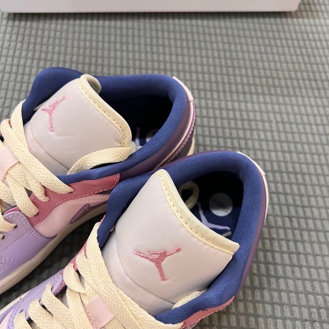 ◇NIKE◇ Air Jordan 1 Low Pastel Purple Women☆追跡可