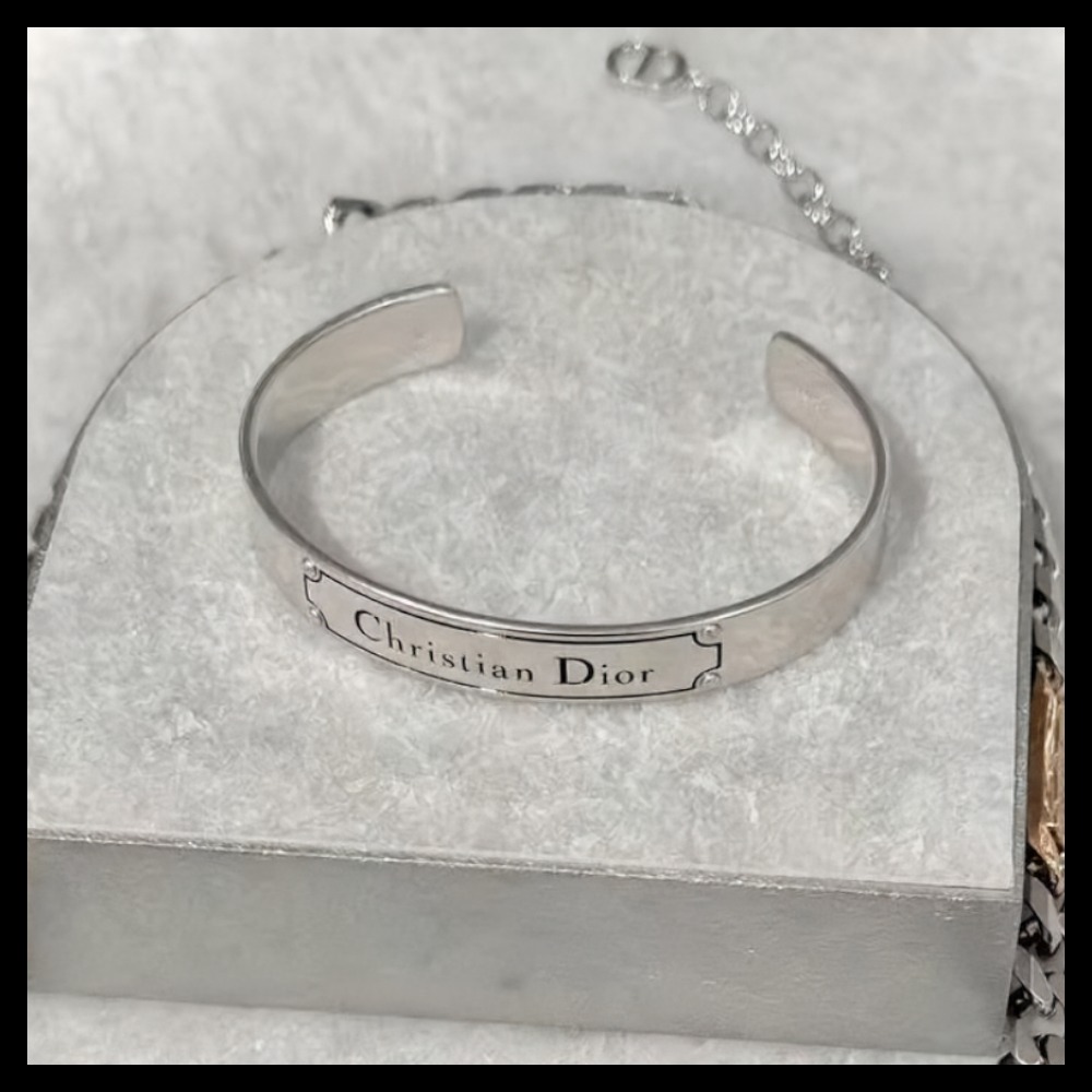 【ギフトにも♪】Dior★Christian Dior Couture バングル