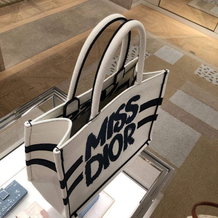 6万取引突破☆UPS速達便利用!【DIOR】MISS DIORトートバッグ