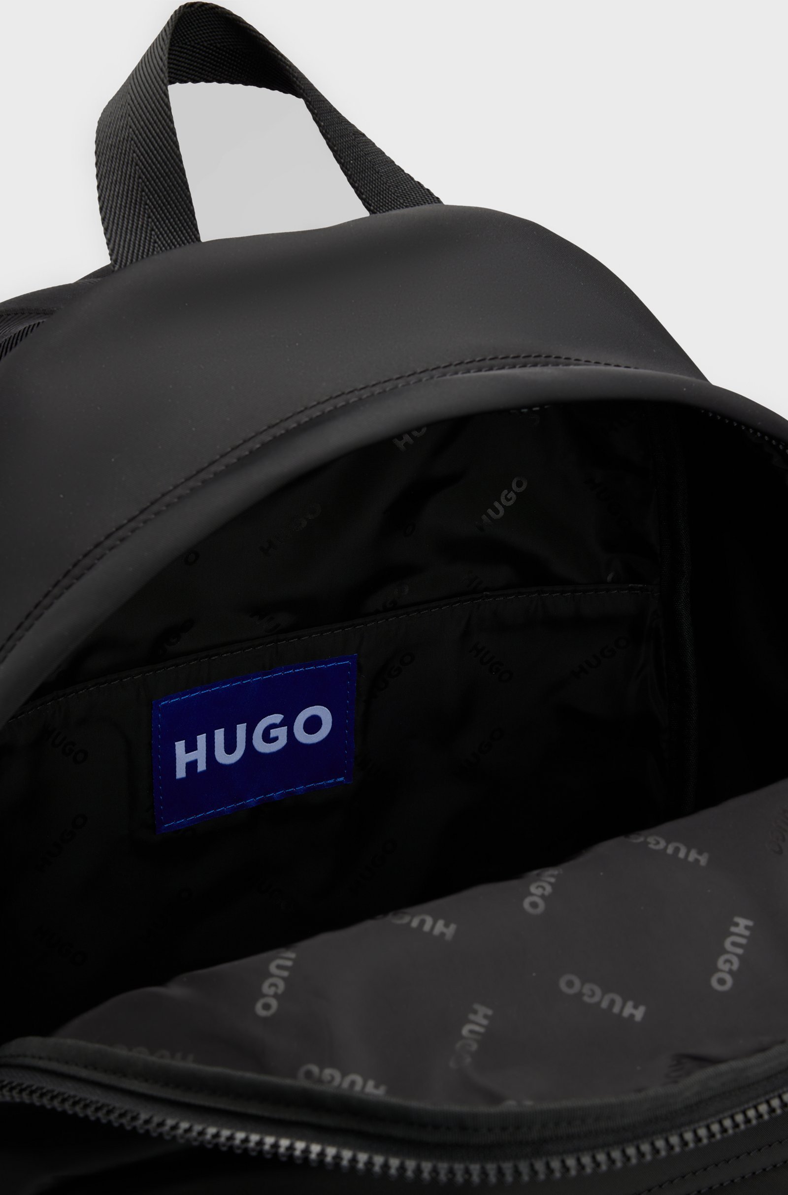 ☆関税込☆【HUGO】ツイル バックパック ブルーロゴラベル ☆関税込☆【HUGO】ツイル バックパック ブルーロゴラベル