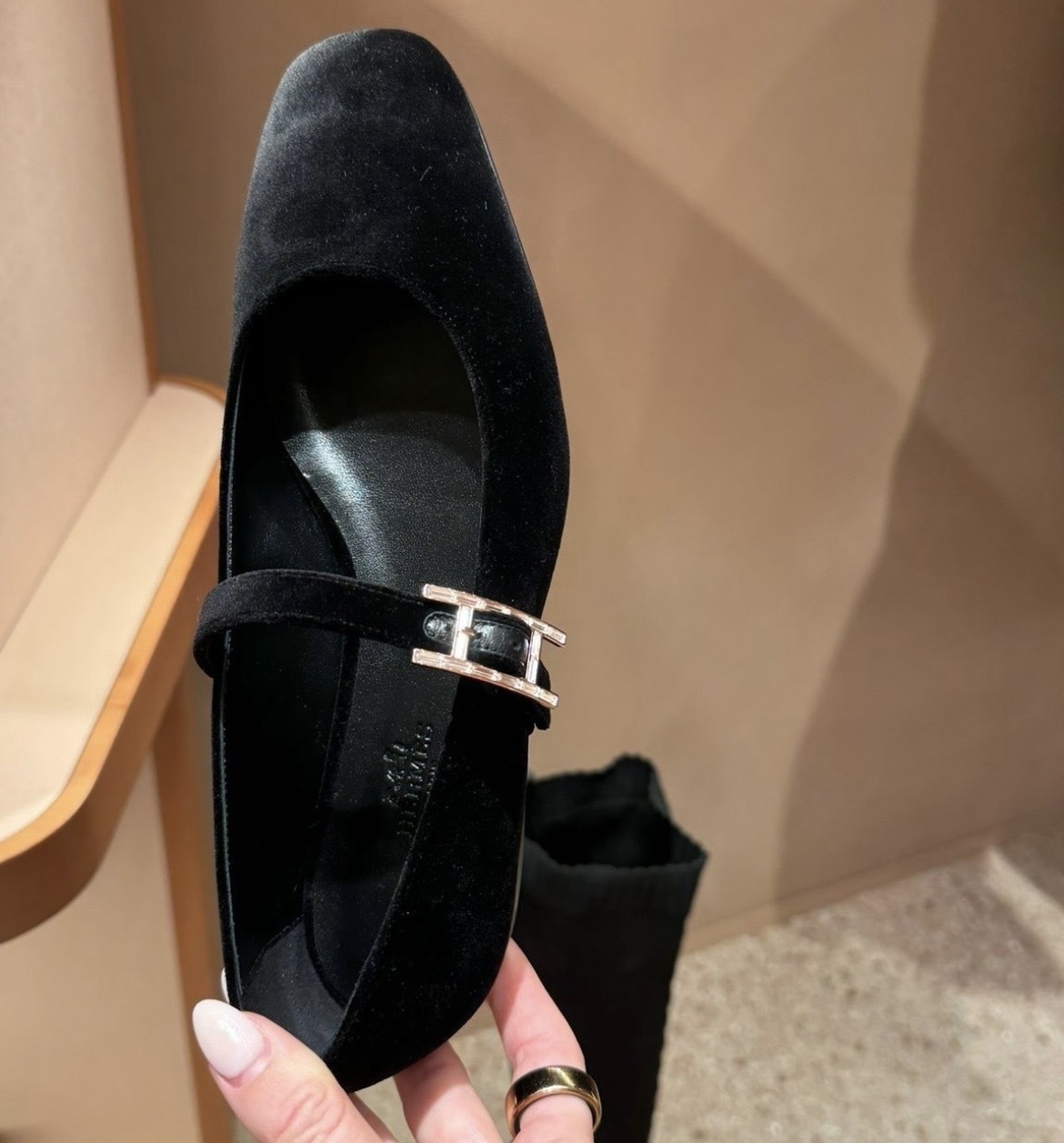 エレガントな質感♡【HERMES】バレリーナ JANE エレガントな質感♡【HERMES】バレリーナ JANE (HERMES/バレエ