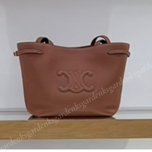 すぐ届く！CELINE スモール カバ アナイス キュイル トリオンフ