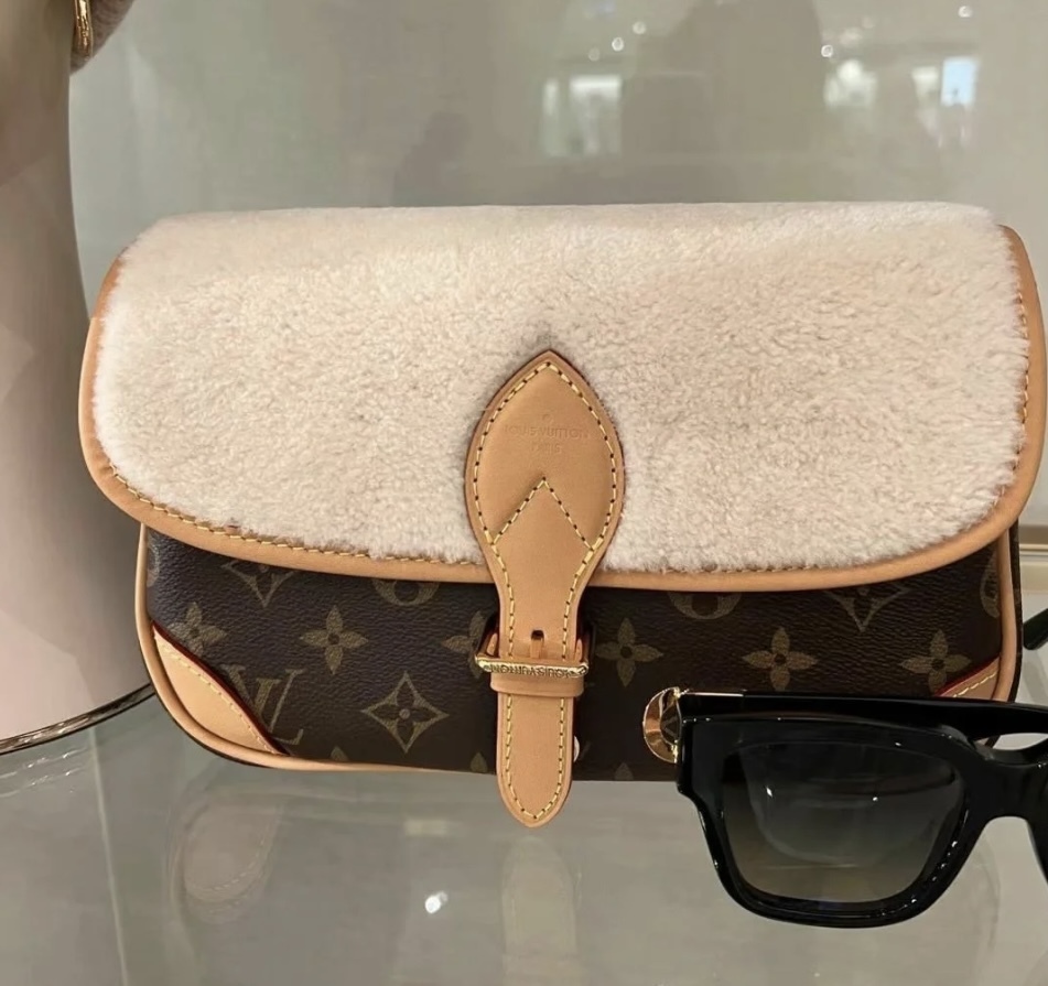 もこもこが暖か可愛い 冬バック Louis Vuitton ディアヌ NM PM もこもこが暖か可愛い 冬バック Louis Vuitton ディアヌ NM PM