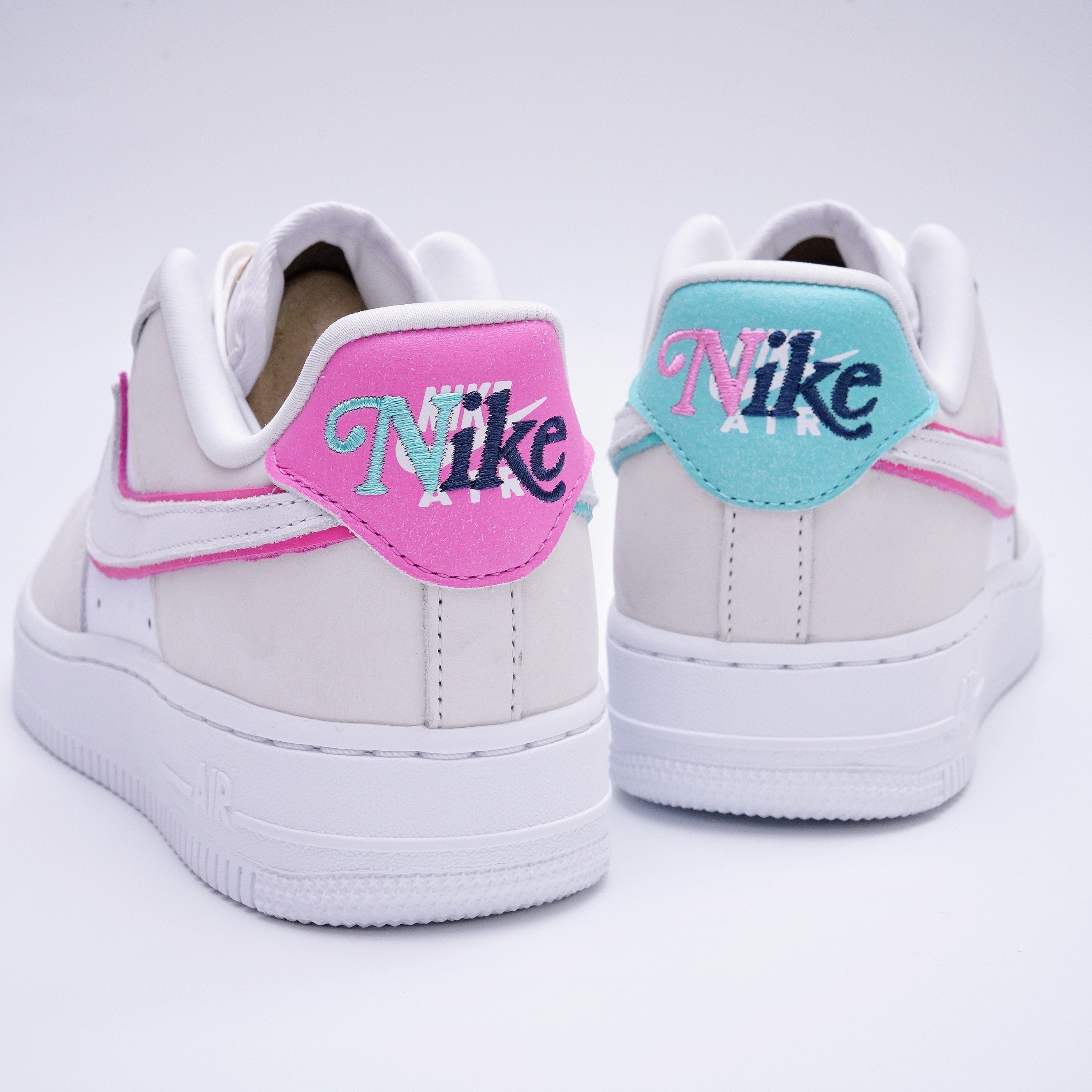 ◆NIKE◇左右非対称 WMNS AIR FORCE 1 07 パリオリンピック限定 ◇NIKE◇左右非対称 WMNS AIR FORCE 1 07 パリオリンピック限定