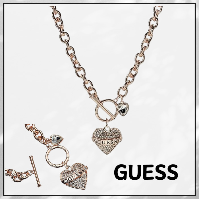GUESS ハート トグル ロゴ チャーム ネックレス
