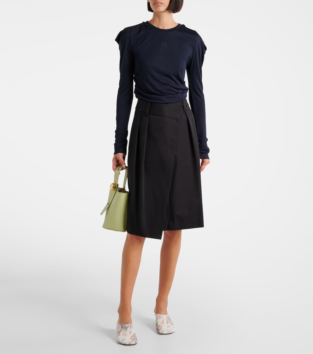 《女性の憧れ》【LOEWE】レザーミュール