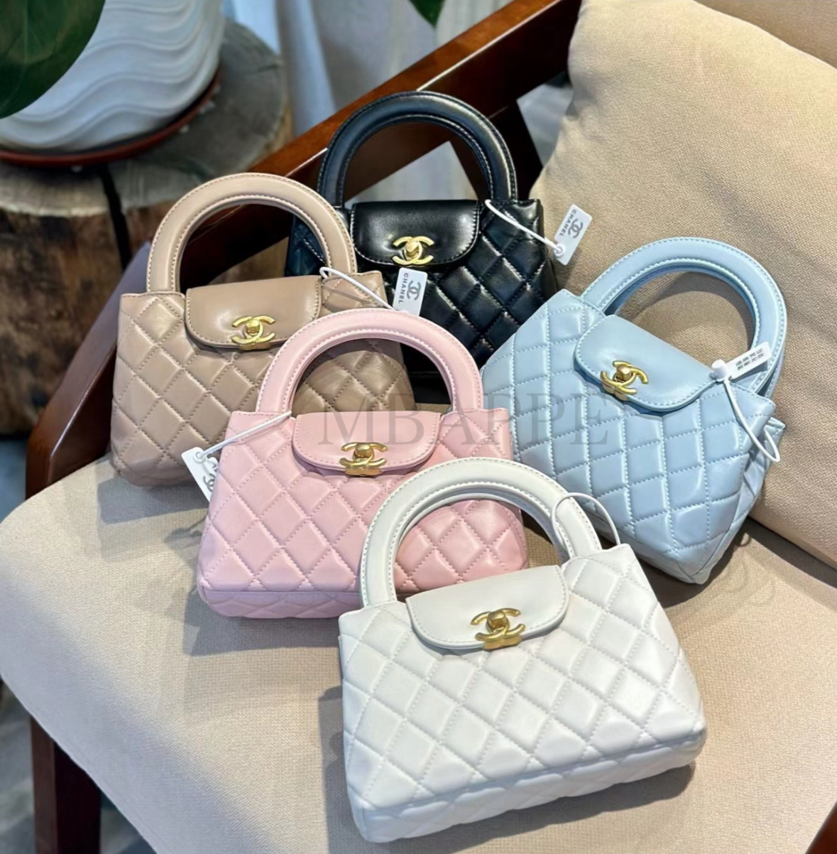 《24K》淡めカラーがかわいい♪【CHANEL】ハンドバッグ