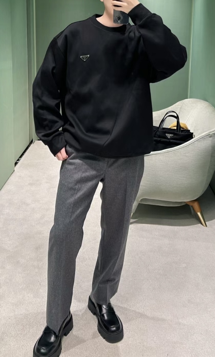 スポーティモダン《PRADA》テクニカルコットンスウェットシャツ
