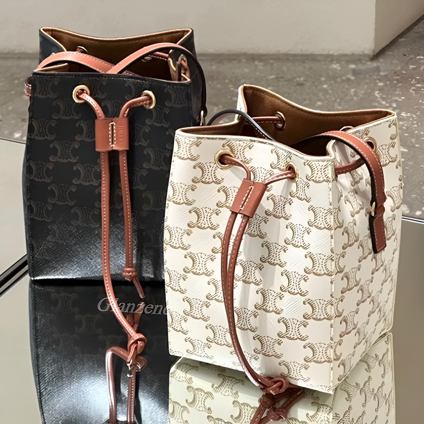 魅力的なデザイン♪【CELINE】マイクロ セーラー バック (CELINE
