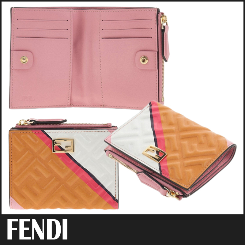 ☆送料関税込☆FENDI ロゴ 小銭入れ付き 折りたたみ財布☆超人気