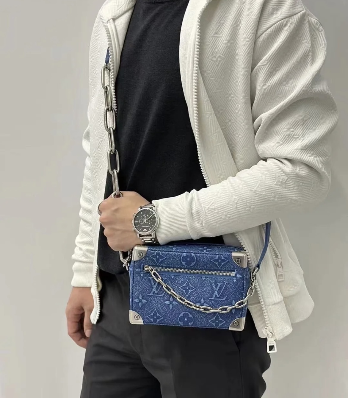デニムブルー風のレザー加工Louis Vuitton ミニ・ソフトトランク